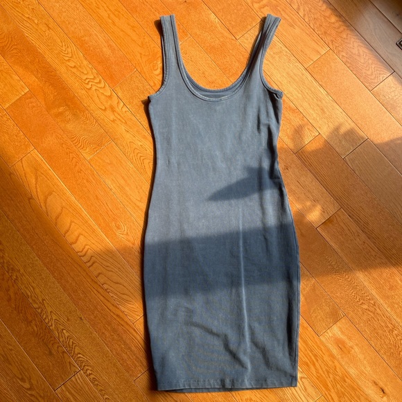 Guess Bodycon Dress - Picture 2 of 4